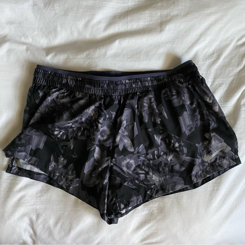 Nike Running Dri-Fit shorts Size S Black floral print like new condition